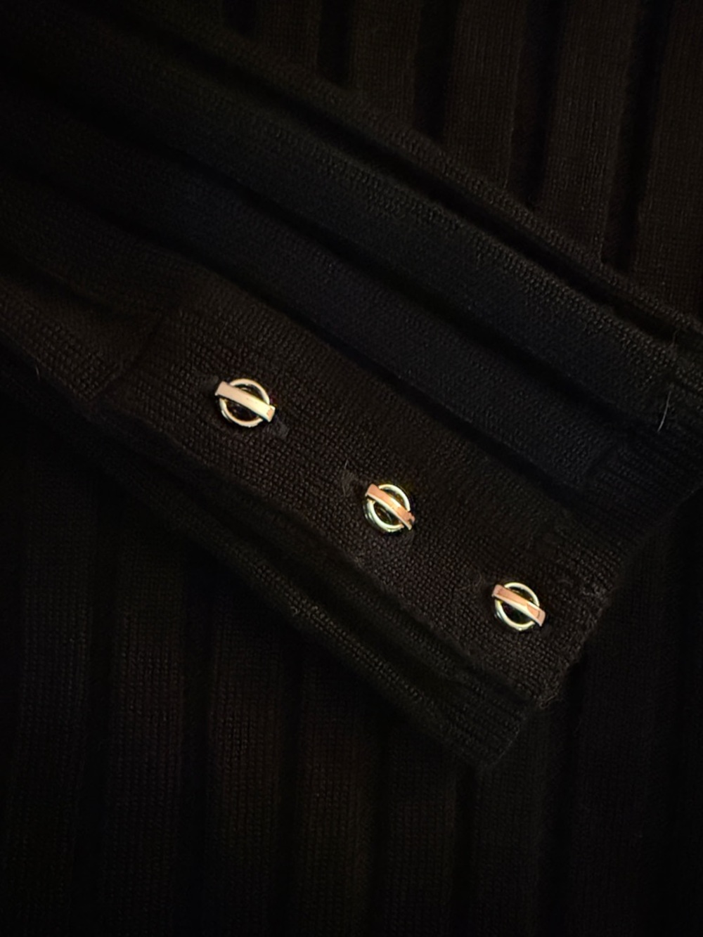 Black Ribbed Turtleneck Sweater - White House Black Market - Picture 4 of 6